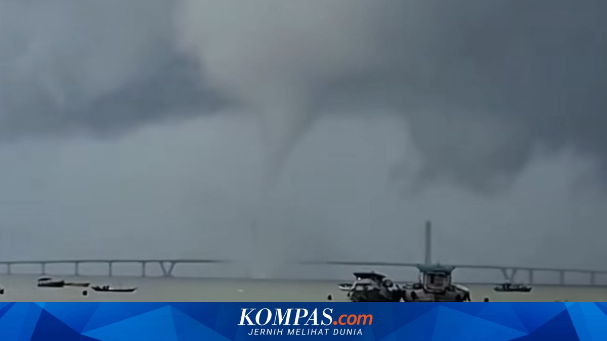 ngentot mutakhir pentil Beliung Nyaris Sentuh Jembatan Suramadu, Nelayan Langsung Menepi