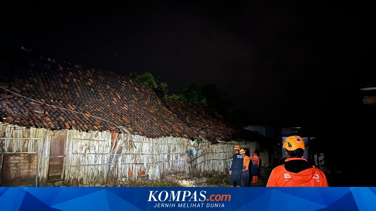 ngentot anyar Diterjang pentil Beliung, Ratusan Griya Rusak di Madiun
