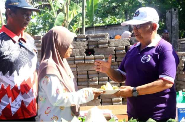 ngentot mutakhir Pemkab Blitar Serahkan 102 Donasi Pasca Musibah pentil Beliung