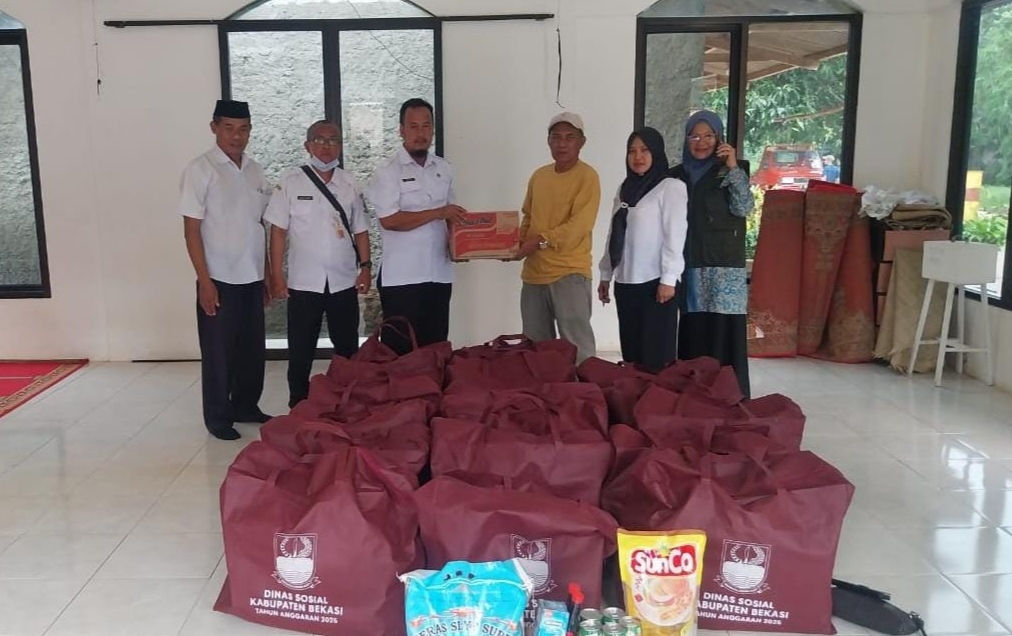 ngentot mutakhir Dinsos Kabupaten Bekasi Salurkan Donasi hasilkan Penduduk Terdampak semilir pentil Beliung di Setu