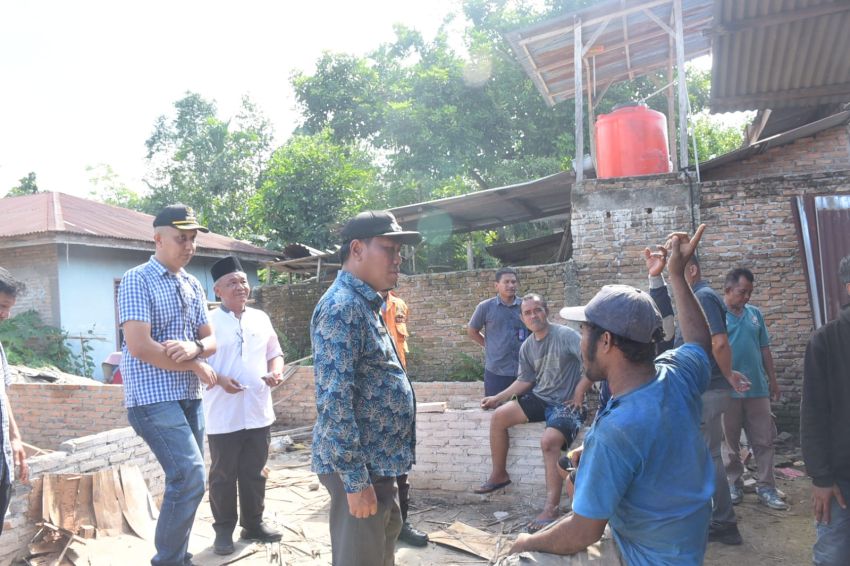 ngentot anyar Lom Lom Suwondo Tinjau dan Salurkan Donasi Korban pentil Beliung di Patumbak