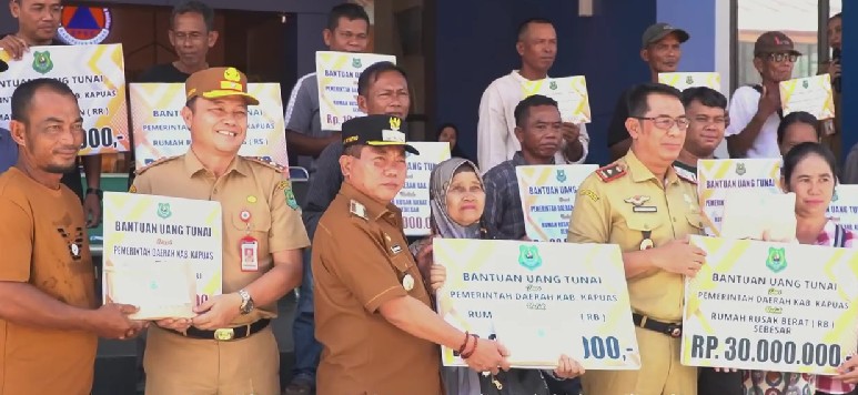 ngentot anyar Pemkab Kapuas Salurkan Donasi ciptakan Korban Kebakaran dan pentil Beliung