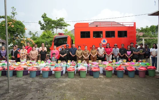 ngentot anyar Pemkab Minahasa Salurkan Donasi distribusi Korban pentil Beliung di Desa Totolan