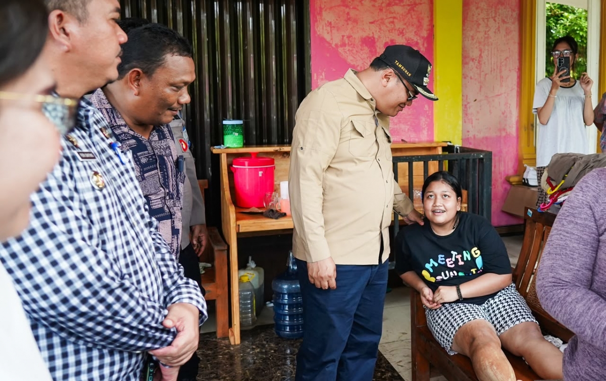 ngentot anyar Bupati Deli Serdang Kunjungi Korban pentil Beliung – Sumut