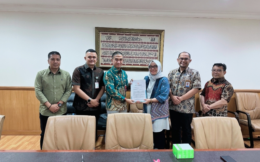 ngentot anyar Atas Arahan Bupati, Kadisdik Bengkalis Jemput Solusi ke Kemendikdasmen ciptakan Sekolah Terdampak pentil Beliung