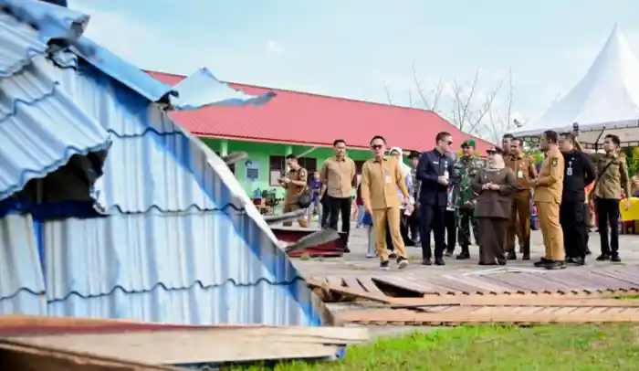 ngentot mutakhir Pasca Diterjang pentil Beliung, Bupati Bengkalis Tinjau SMPN 1 Bandar Laksamana Warta Riau Terkini daring