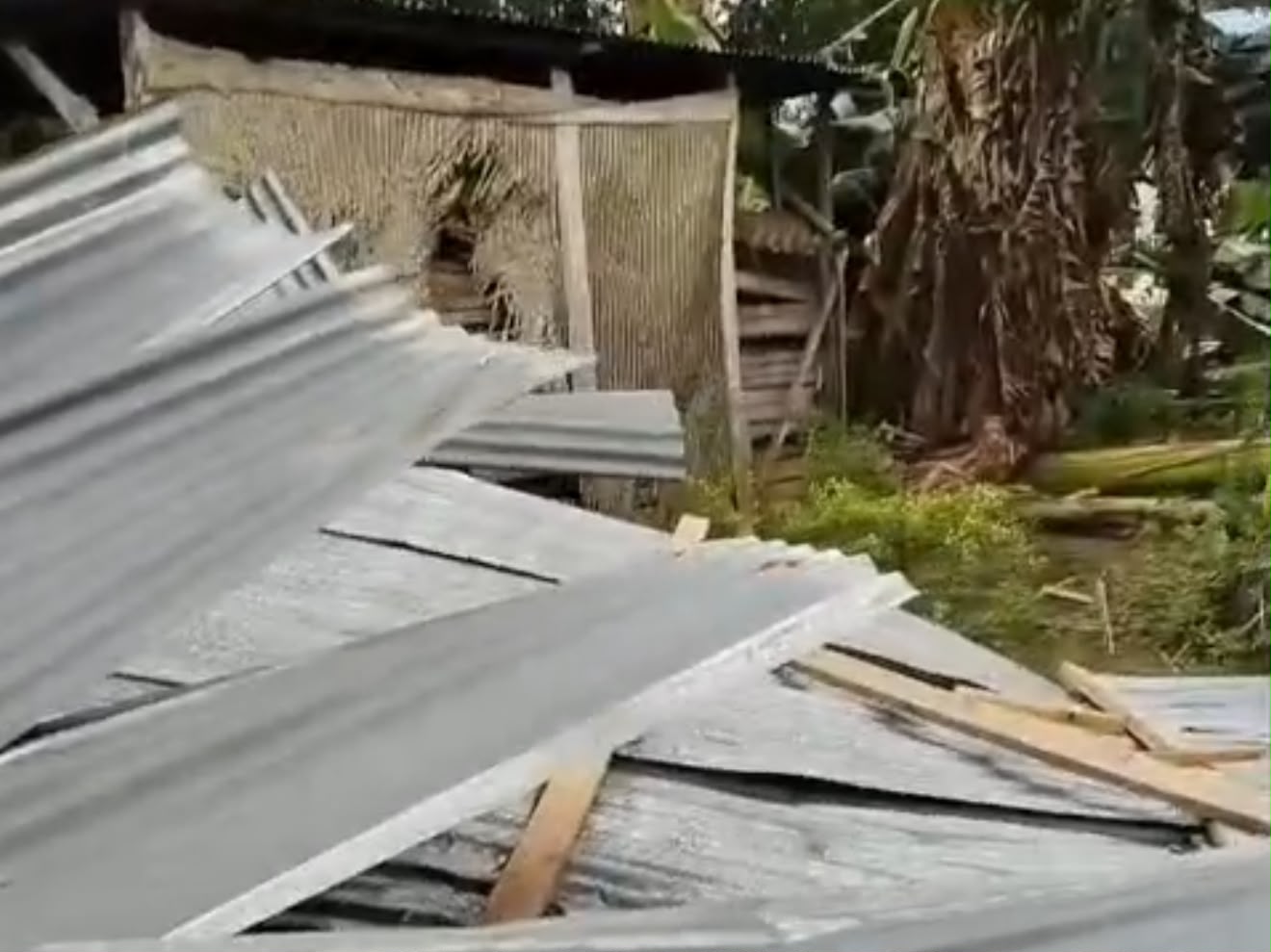 ngentot anyar pentil Beliung Terjang Mubar, Sejumlah Griya Rusak