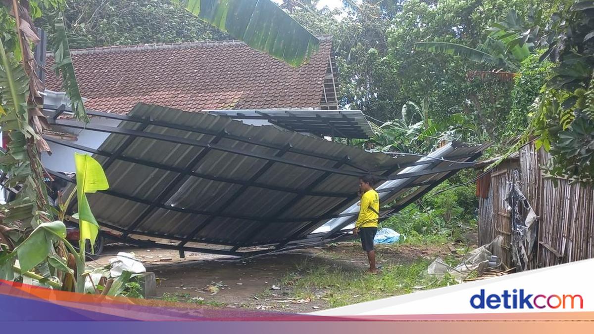 ngentot mutakhir 39 Griya di Banyuwangi Rusak Diterjang pentil Beliung