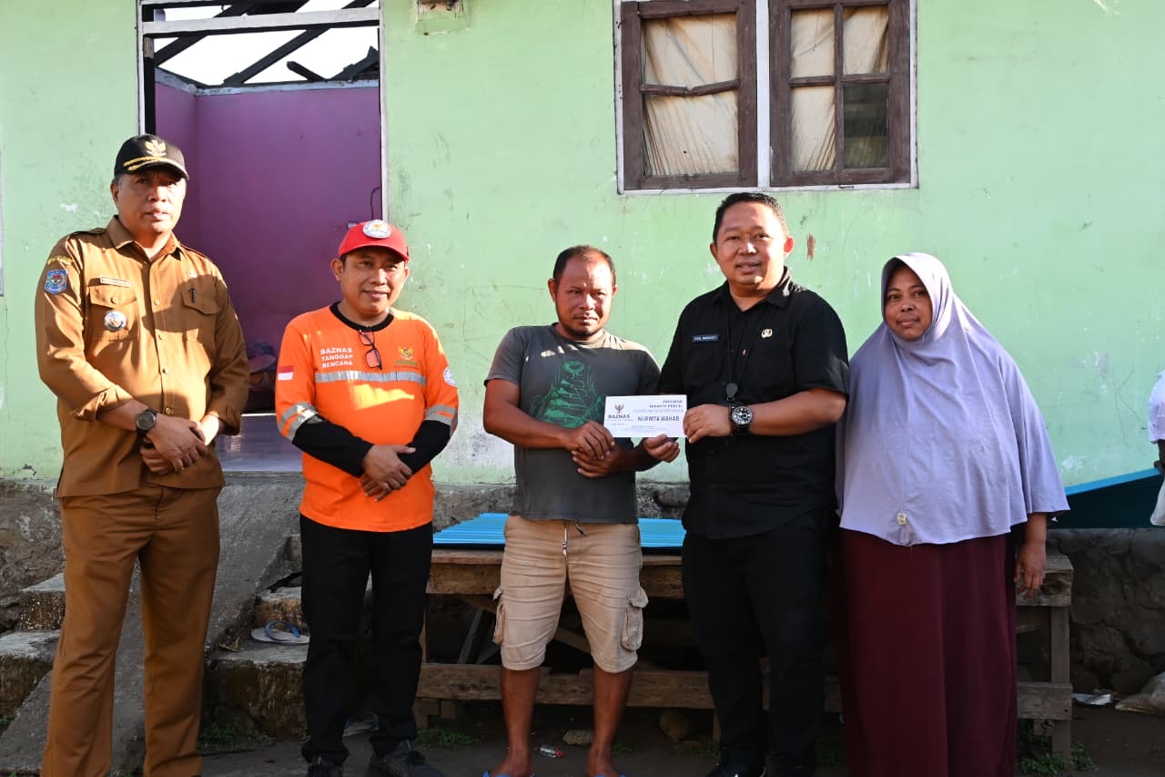 ngentot mutakhir Griya Rusak dikarenakan pentil Beliung, Penduduk Ternate Utara dapat Donasi dari rezim