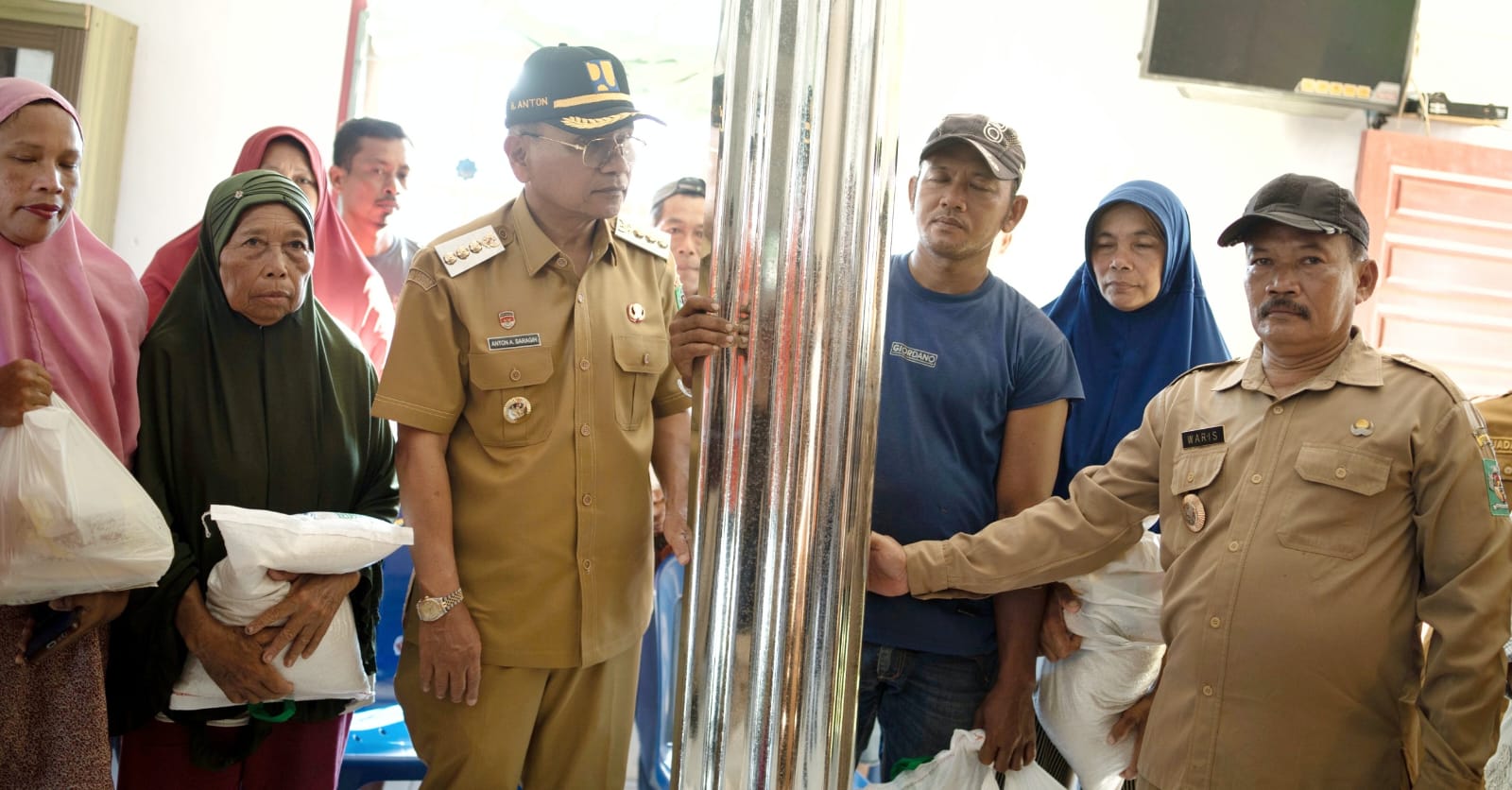 ngentot anyar Bupati Simalungun Tinjau Korban pentil Beliung di Pematang Bandar
