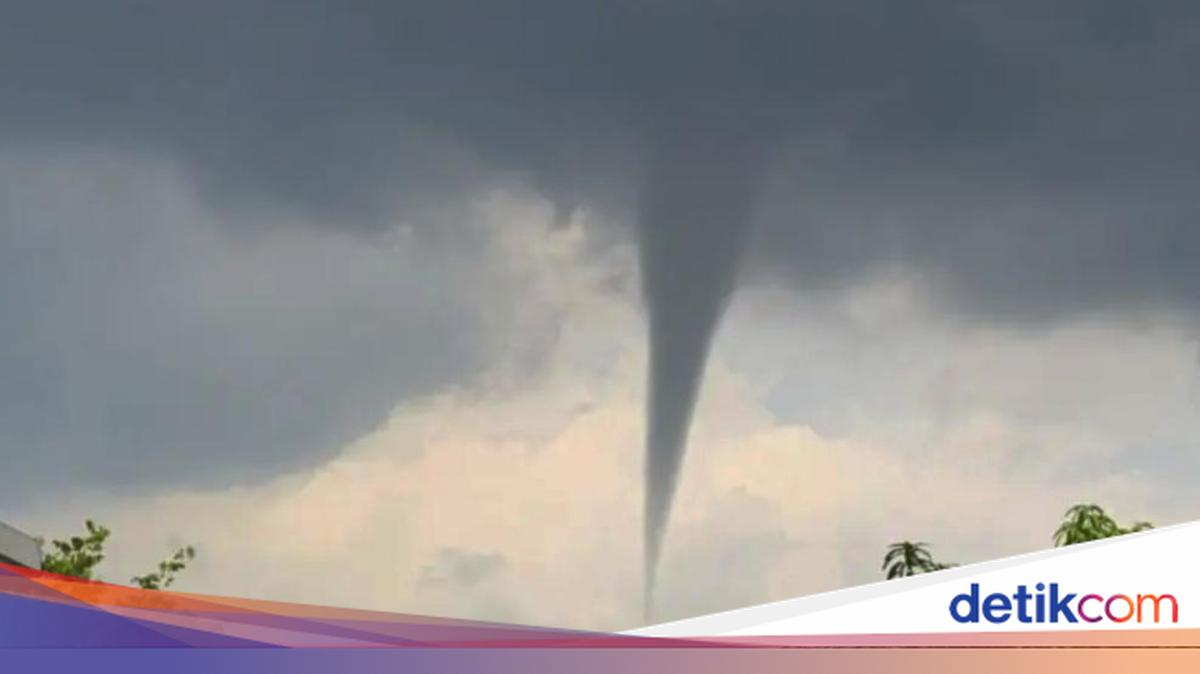ngentot anyar pentil Beliung Gegerkan Tulungagung Jatim, Ini Penjelasan BMKG