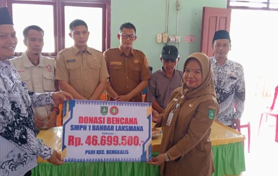 ngentot anyar Sekcam Apresiasi Kepedulian PGRI Bantu Korban pentil Beliung