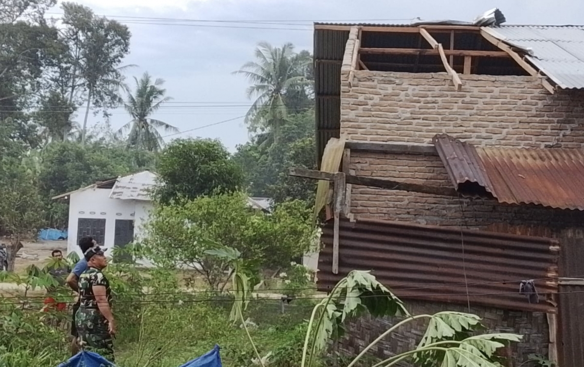ngentot mutakhir Ngeri! 13 Griya di 7 Kecamatan Sergai Porak-Poranda Diterjang pentil Beliung – Sumut