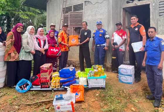 ngentot mutakhir BPBD Aceh Barat Tangani Delapan Letak Pohon Tumbang dikarenakan semilir pentil Beliung, Salurkan Donasi Era Panik