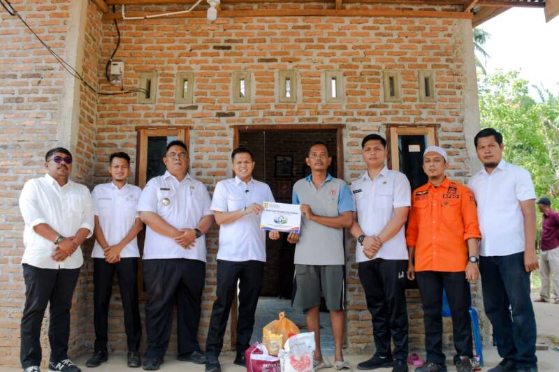 ngentot anyar Wabup Sergai Tinjau dan Salurkan Donasi distribusi Korban semilir pentil Beliung di Desa Blok 10
