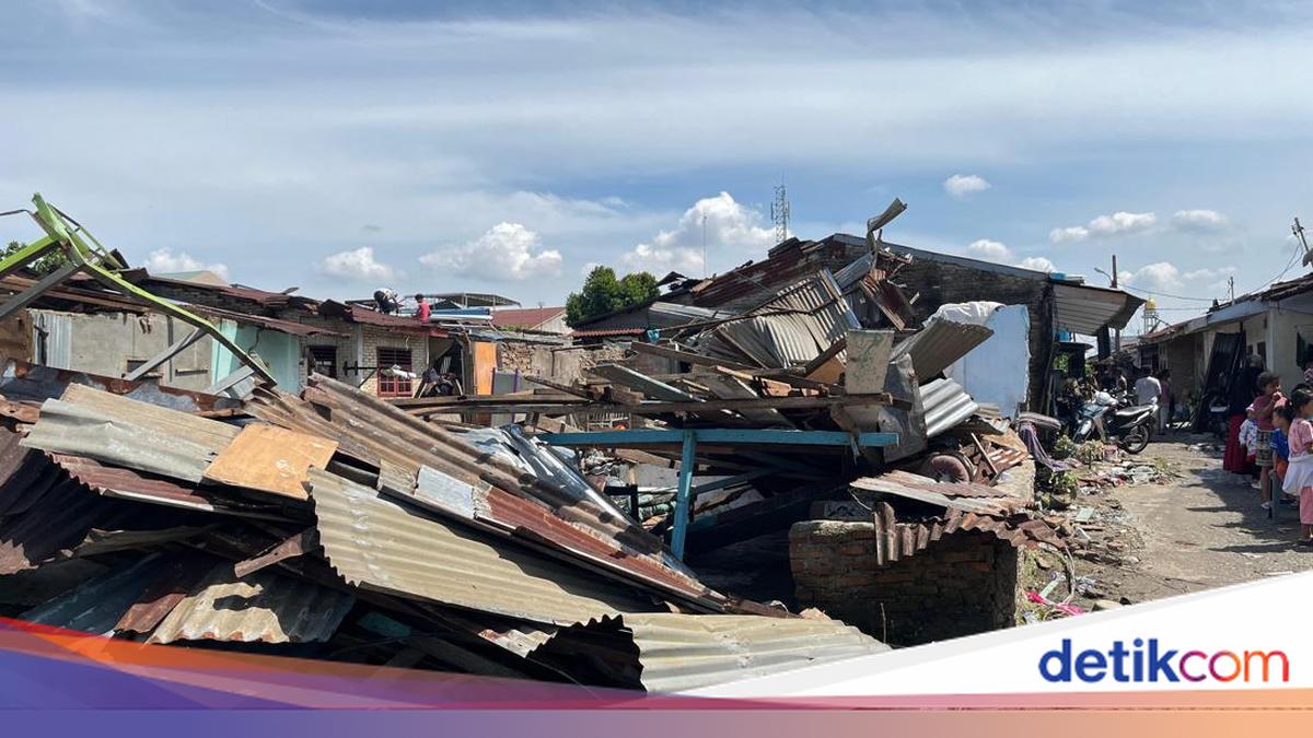 ngentot mutakhir 120 Griya Rusak di Medan Johor dikarenakan pentil Beliung