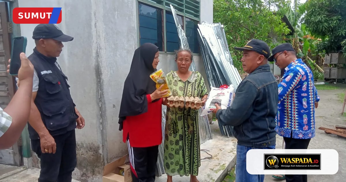 ngentot anyar Pemdes Pasar V Kebun Kelapa Salurkan Donasi Tanggap Musibah 77 Korban pentil Beliung