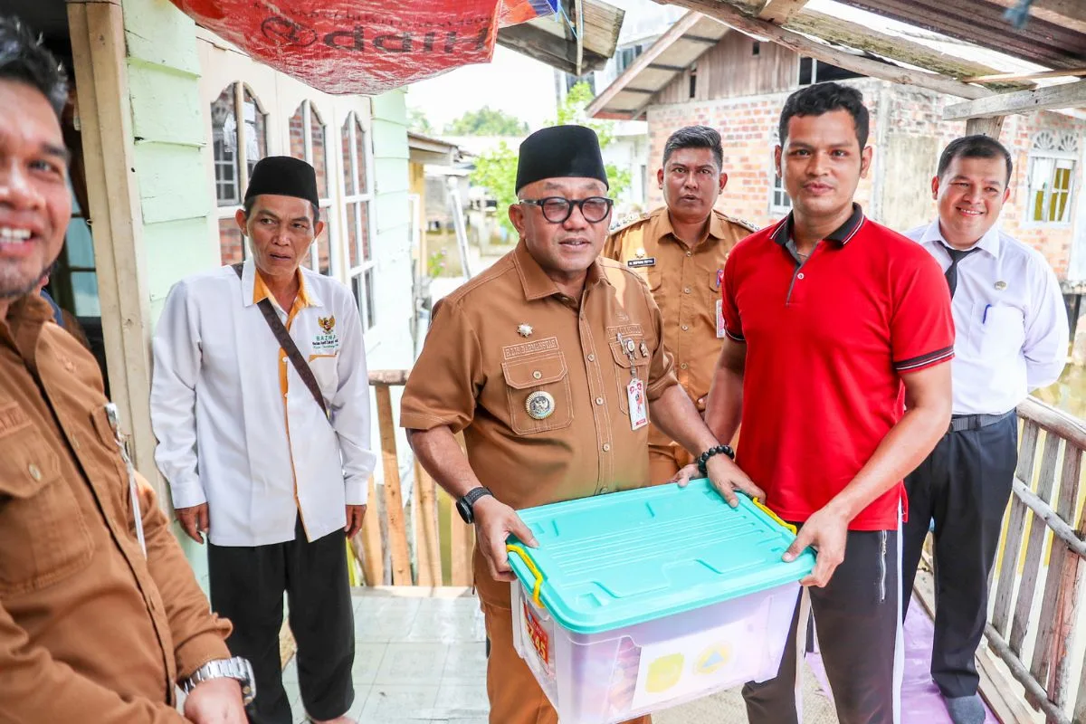 ngentot mutakhir Alamak! pentil Beliung Rusak Asbes Griya Penduduk Tanjungpinang, Lis Darmansyah berjanji Salurkan Donasi Material – Kutipan