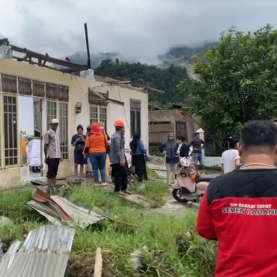 ngentot anyar pentil Beliung Hajar Batu Gadang, PT Semen Padang Kirimkan Donasi dan Relawan TRC