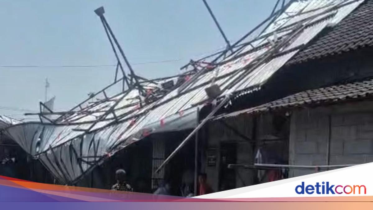 ngentot mutakhir Asbes Parkiran Pasar Wonopolo Demak Rungkad Disapu pentil Beliung