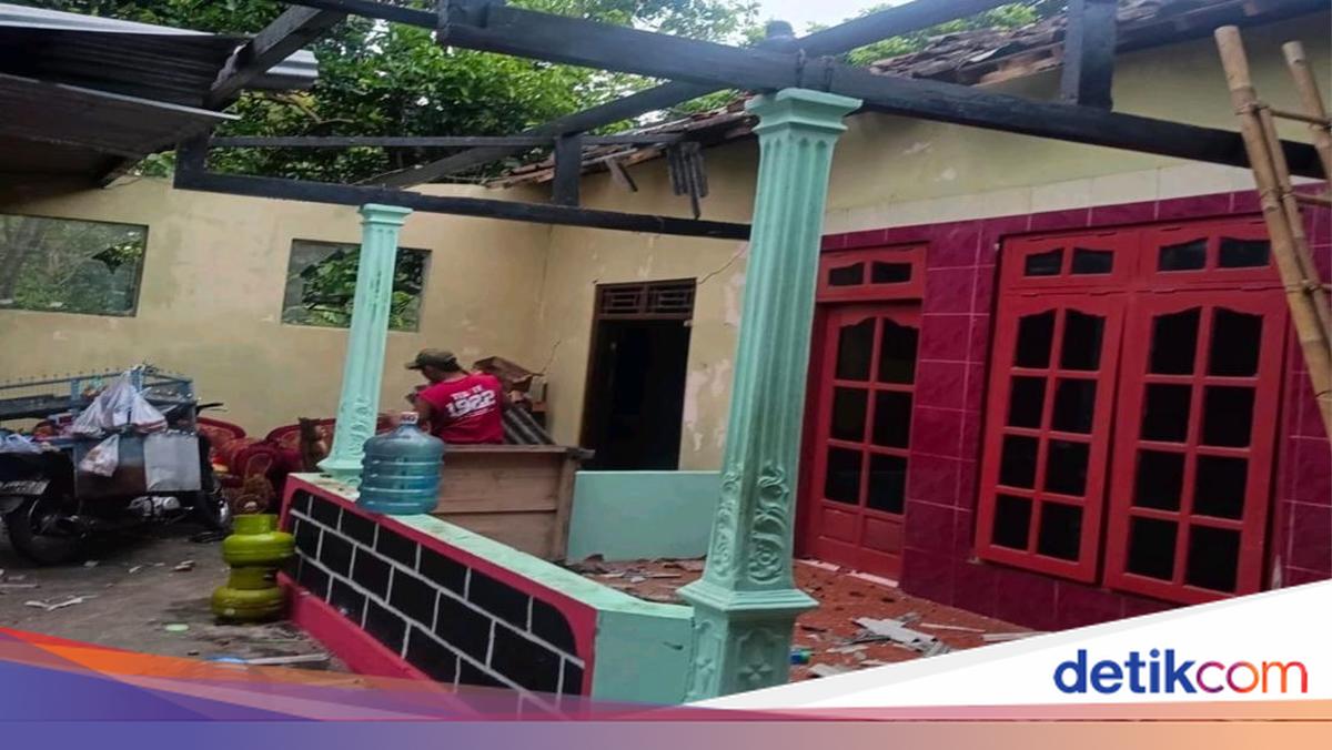 ngentot mutakhir Kemensos antar Donasi ciptakan Korban pentil Beliung di Karanganyar