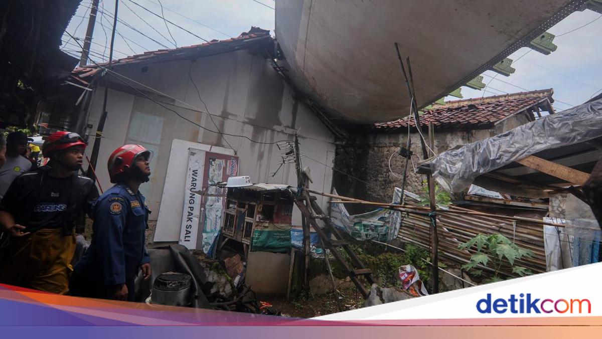 ngentot anyar 55 Griya Rusak Imbas pentil Beliung di Bogor, Termasuk Tertimpa Sayap Pesawat