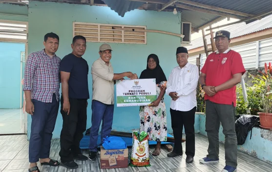 ngentot mutakhir Baznas Ternate Serahkan Donasi hasilkan Korban pentil Beliung
