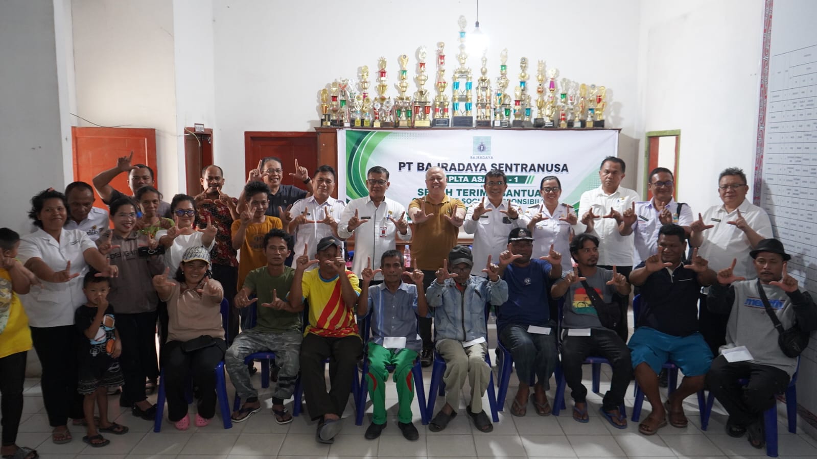 ngentot anyar Korban pentil Beliung di Toba dapat Donasi PT BDSN – Warta Keadilan