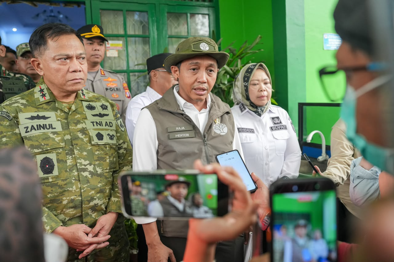ngentot anyar Tangani Karhutla di Tanjung pentil, Menhut Kerahkan 160 Laskar & 30 Sumur Bor
